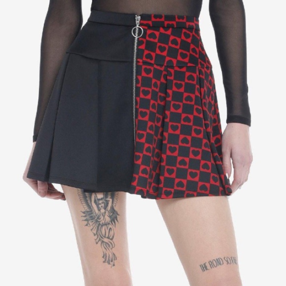 Red & Black Split Heart Checker Skirt‎ Hot Topic Goth Gothic Alternative